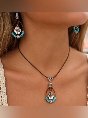 Western Style Floral & Faux Turquoise Necklace & Earrings